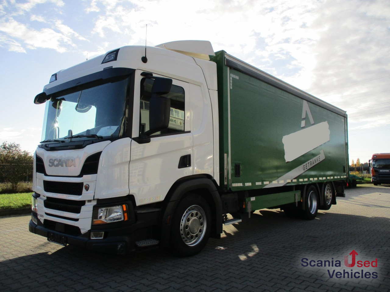 SCANIA P 320 B6x2*4LB Getränkeaufbau mit Lbw. / Full Air - Camión transporte de bebidas: foto 1 SCANIA P 320 B6x2*4LB Getränkeaufbau mit Lbw. / Full Air - Camión transporte de bebidas: foto 1
