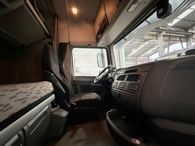 Cabeza tractora DAF XF 460 SPACECAB / STANDAIRCO / ADR: foto 14 Cabeza tractora DAF XF 460 SPACECAB / STANDAIRCO / ADR: foto 14