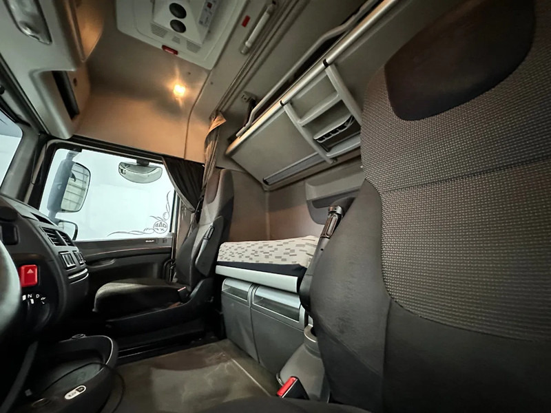 Cabeza tractora DAF XF 460 SPACECAB / STANDAIRCO / ADR: foto 10 Cabeza tractora DAF XF 460 SPACECAB / STANDAIRCO / ADR: foto 10