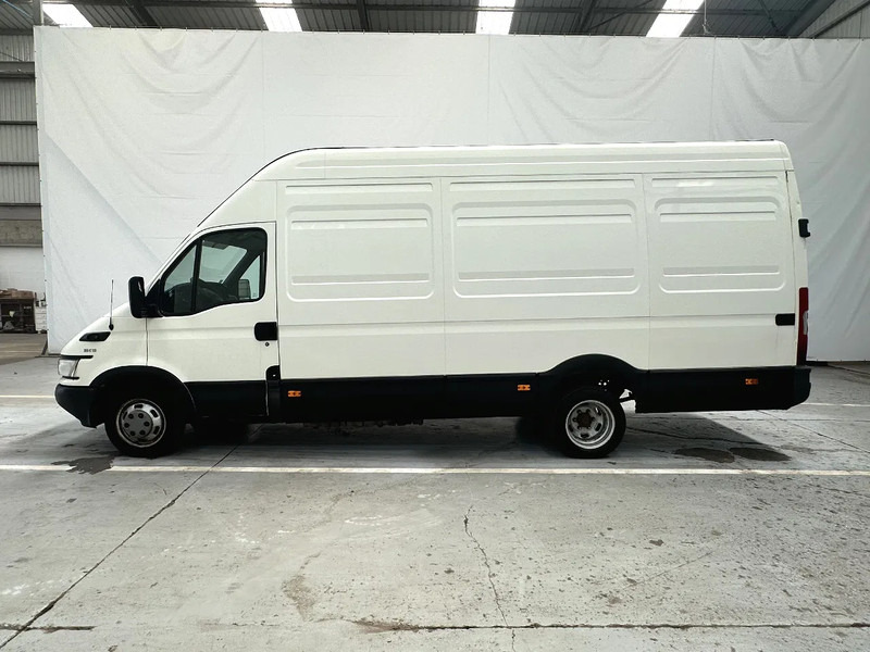 Iveco Daily 35C13 AIRCO / MOTORPROBLEEM -PROBLEME DE MOTEUR - Furgón: foto 2 Iveco Daily 35C13 AIRCO / MOTORPROBLEEM -PROBLEME DE MOTEUR - Furgón: foto 2