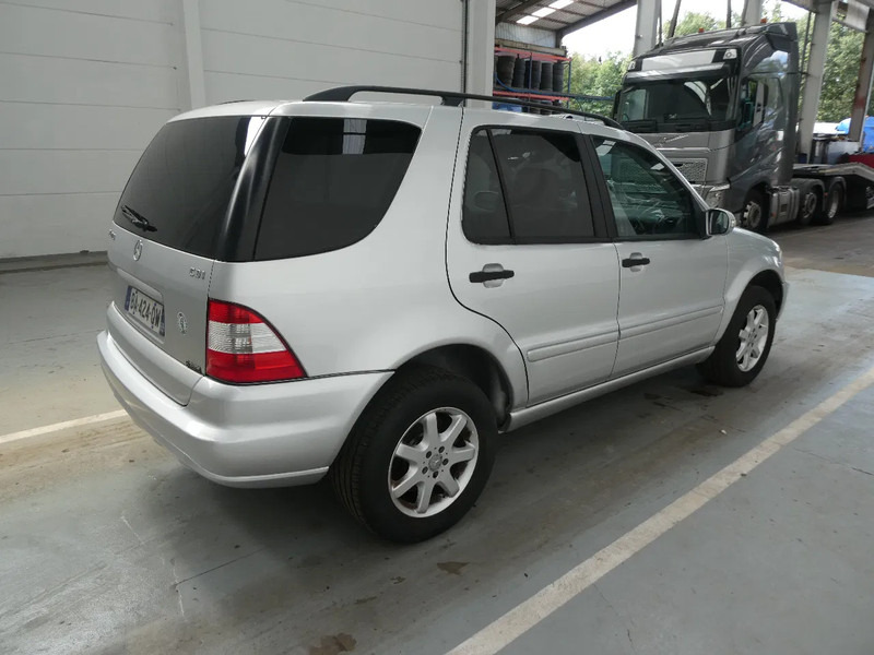 Mercedes-Benz M-Klasse ML 270 CDI 4x4 - SUV/ Todoterreno: foto 5 Mercedes-Benz M-Klasse ML 270 CDI 4x4 - SUV/ Todoterreno: foto 5