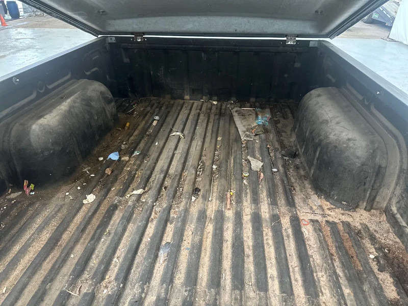 Nissan Navara 2.5 Di / EURO 3 - Coche: foto 5 Nissan Navara 2.5 Di / EURO 3 - Coche: foto 5