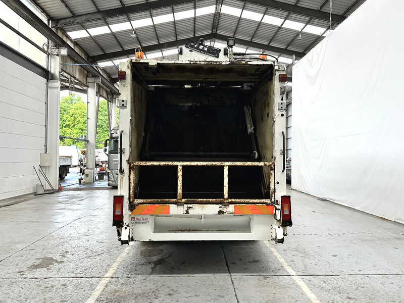 Scania P230 6X2 / Essieu relevable directionnel / Stuurbare liftas / Steerable lift axle - Camión de basura: foto 4 Scania P230 6X2 / Essieu relevable directionnel / Stuurbare liftas / Steerable lift axle - Camión de basura: foto 4