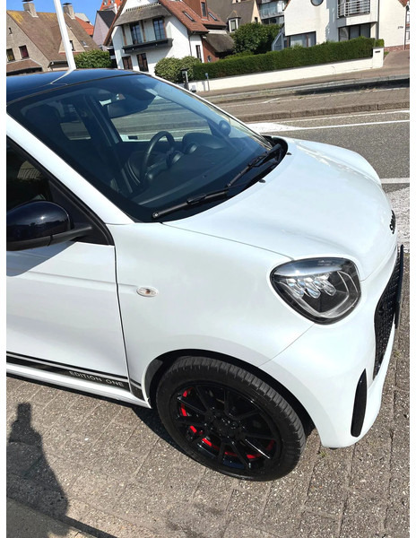 Smart Forfour ONE EQ / 100% ELECTRIC / BRABUS ALLOY WHEELS /EDITION ONE - Coche: foto 2 Smart Forfour ONE EQ / 100% ELECTRIC / BRABUS ALLOY WHEELS /EDITION ONE - Coche: foto 2