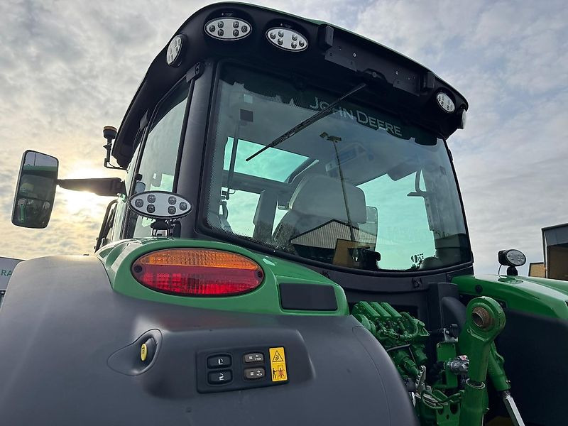 John Deere 6R110 AP 50KM COMMAND-PRO + VOORLADER G5-DISPLAY!!! - Tractor: foto 5 John Deere 6R110 AP 50KM COMMAND-PRO + VOORLADER G5-DISPLAY!!! - Tractor: foto 5