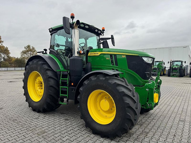 John Deere 6R250 AP 50KM COMMAN-PRO FH+FA G5-PLUS 2024 765 UUR!!! - Tractor: foto 3 John Deere 6R250 AP 50KM COMMAN-PRO FH+FA G5-PLUS 2024 765 UUR!!! - Tractor: foto 3