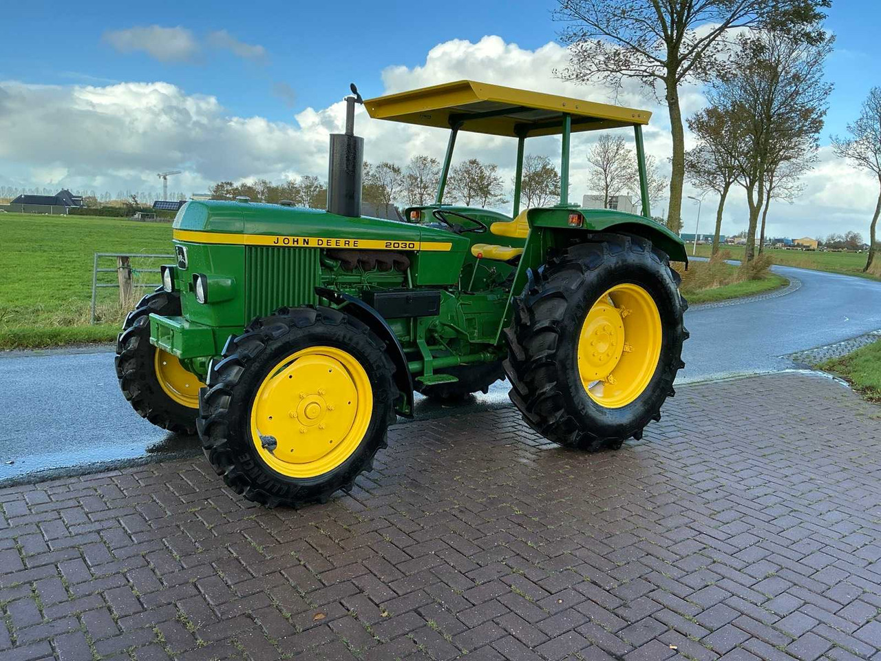 1977 JOHN DEERE 2030S ALL-WHEEL DRIVE FARM TRACTOR - Tractor: foto 1 1977 JOHN DEERE 2030S ALL-WHEEL DRIVE FARM TRACTOR - Tractor: foto 1