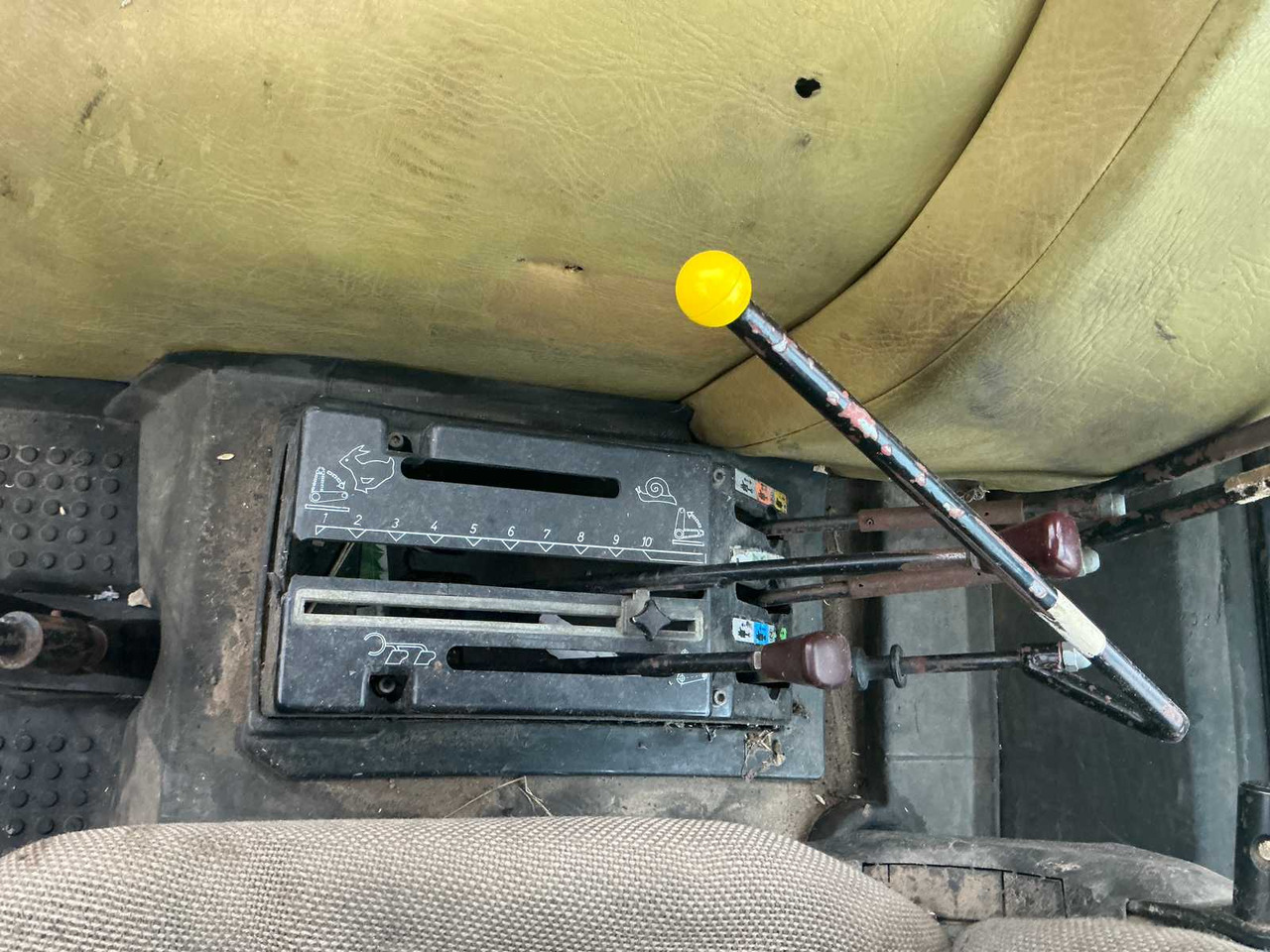 Tractor 1986 CASE 1455 XL ALL-WHEEL DRIVE FARM TRACTOR: foto 16