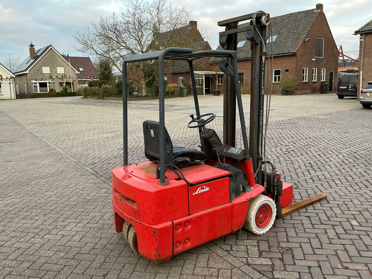 1991 LINDE E15 FORKLIFT - Carretilla elevadora: foto 4 1991 LINDE E15 FORKLIFT - Carretilla elevadora: foto 4