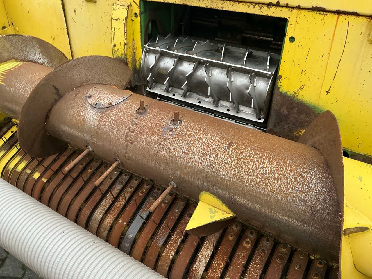 Cosechadora de forraje 1999 JOHN DEERE 6750 FORAGE HARVESTER: foto 18 Cosechadora de forraje 1999 JOHN DEERE 6750 FORAGE HARVESTER: foto 18