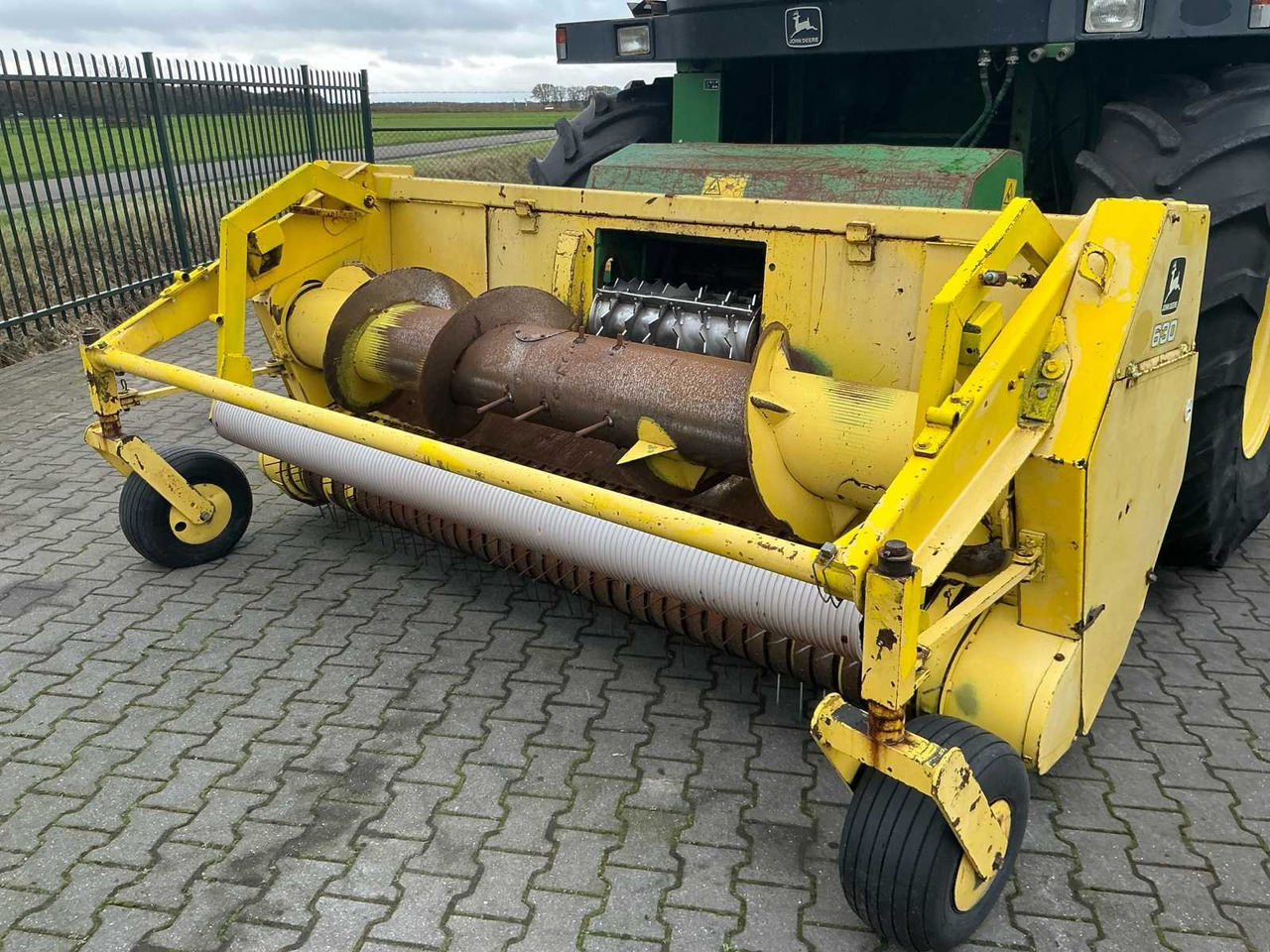 Cosechadora de forraje 1999 JOHN DEERE 6750 FORAGE HARVESTER: foto 16 Cosechadora de forraje 1999 JOHN DEERE 6750 FORAGE HARVESTER: foto 16