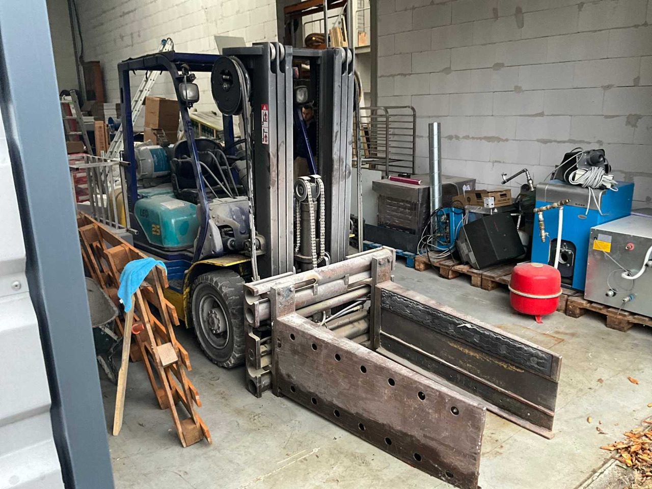 1999 KOMATSU FG25T12 FORKLIFT - Carretilla elevadora: foto 5 1999 KOMATSU FG25T12 FORKLIFT - Carretilla elevadora: foto 5