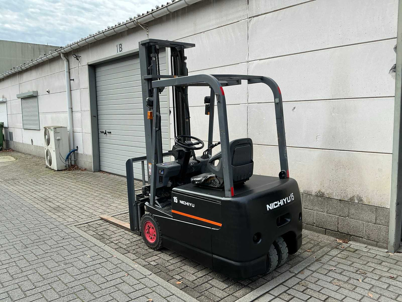 2000 NICHIYU 15 FORKLIFT - Carretilla elevadora: foto 5 2000 NICHIYU 15 FORKLIFT - Carretilla elevadora: foto 5