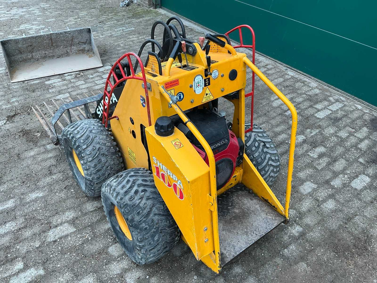 2003 SHERPA 100 SKID STEER LOADER - Minicargadora de cadenas: foto 5 2003 SHERPA 100 SKID STEER LOADER - Minicargadora de cadenas: foto 5
