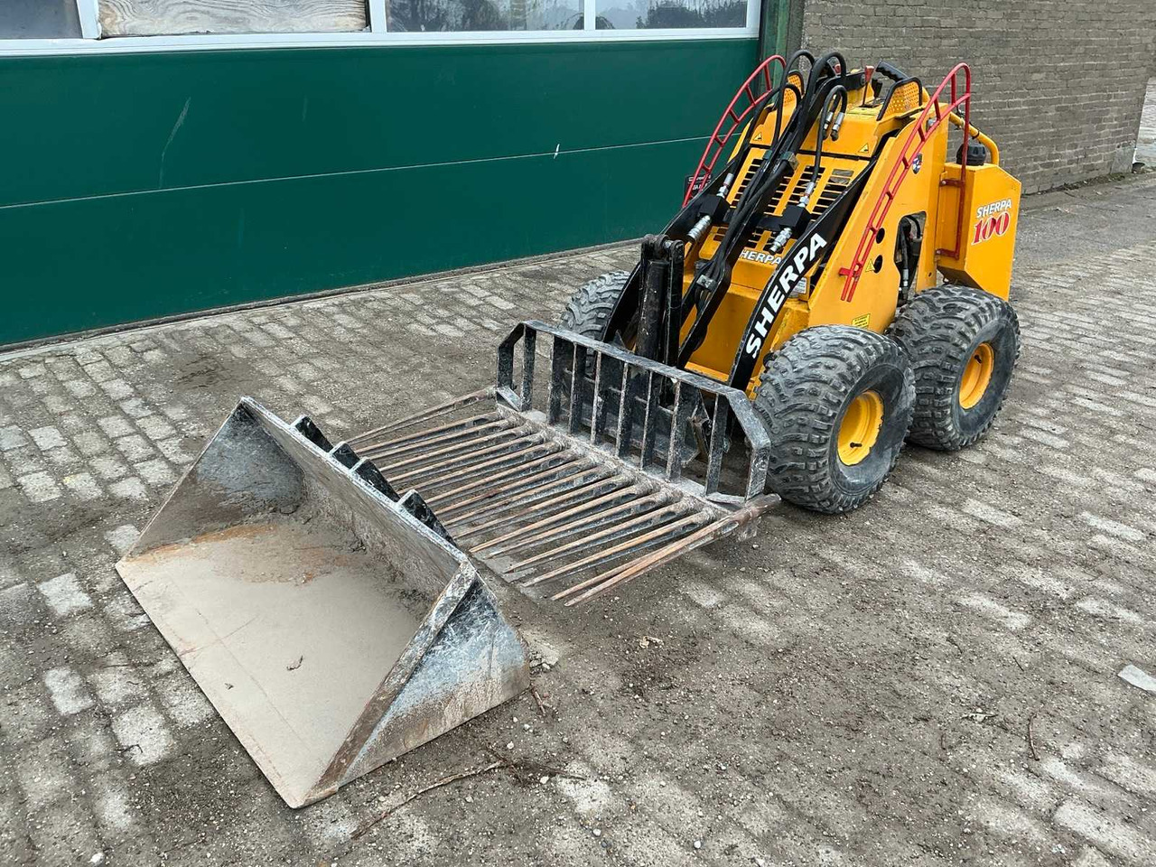 2003 SHERPA 100 SKID STEER LOADER - Minicargadora de cadenas: foto 2 2003 SHERPA 100 SKID STEER LOADER - Minicargadora de cadenas: foto 2