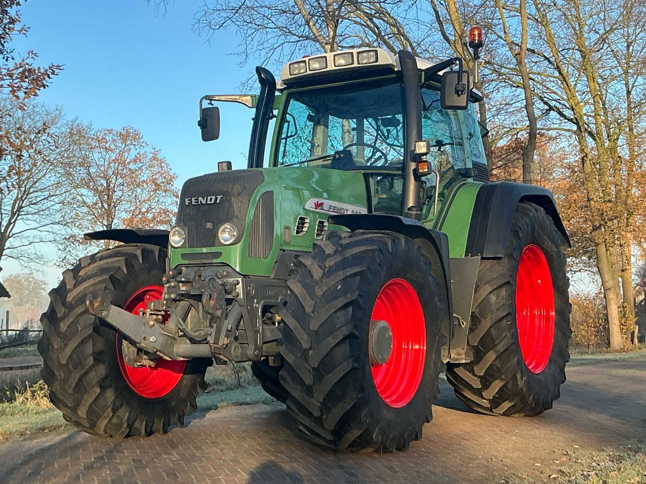 2004 FENDT 818 VARIO TMS ALL-WHEEL DRIVE FARM TRACTOR - Tractor: foto 1 2004 FENDT 818 VARIO TMS ALL-WHEEL DRIVE FARM TRACTOR - Tractor: foto 1