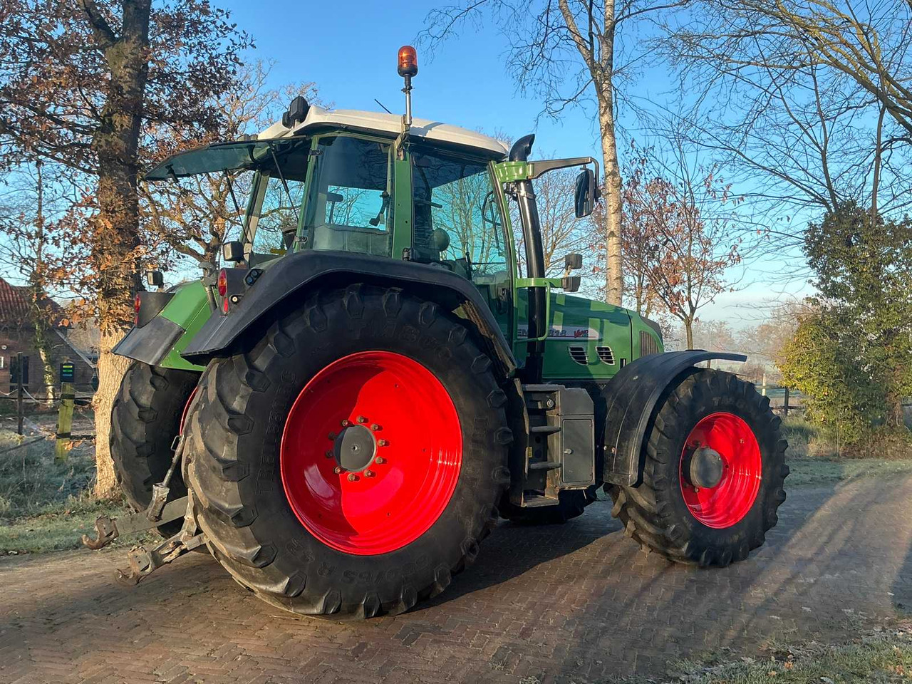 2004 FENDT 818 VARIO TMS ALL-WHEEL DRIVE FARM TRACTOR - Tractor: foto 3 2004 FENDT 818 VARIO TMS ALL-WHEEL DRIVE FARM TRACTOR - Tractor: foto 3