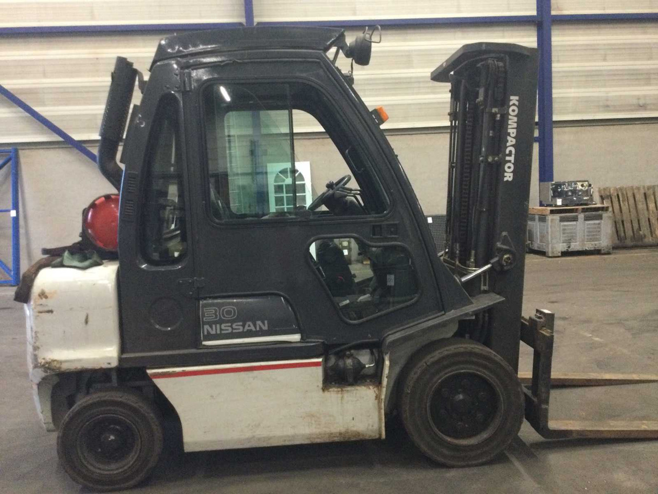 2007 NISSAN UGD02A30PQ FORKLIFT - Carretilla elevadora: foto 4 2007 NISSAN UGD02A30PQ FORKLIFT - Carretilla elevadora: foto 4