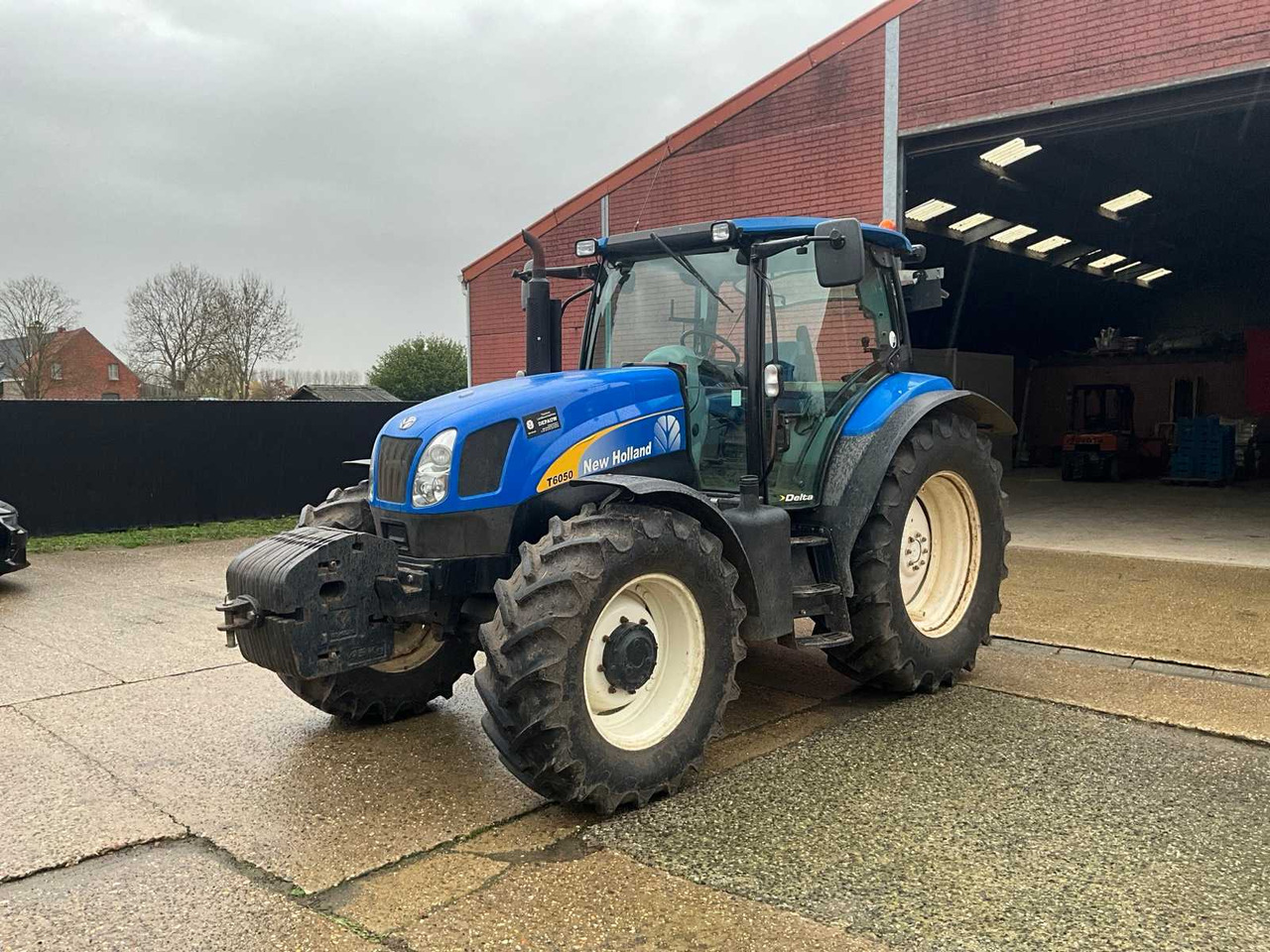 2009 NEW HOLLAND T6050 FOUR WHEEL DRIVE FARM TRACTOR - Tractor: foto 1 2009 NEW HOLLAND T6050 FOUR WHEEL DRIVE FARM TRACTOR - Tractor: foto 1