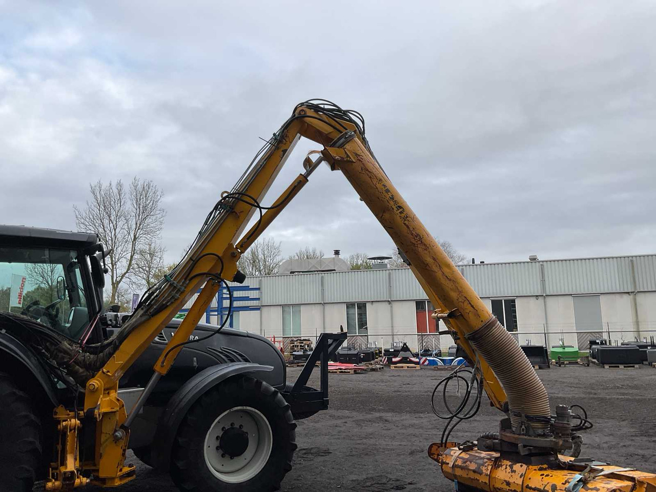 Tractor 2009 VALTRA T182 DIRECT ALL-WHEEL DRIVE FARM TRACTOR: foto 6