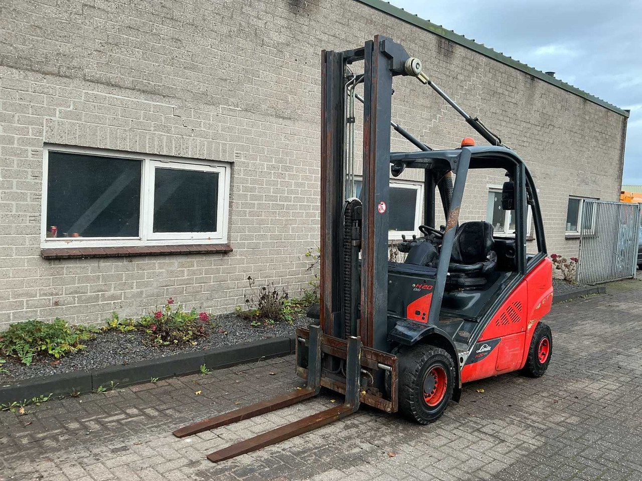 2016 LINDE H20D-02/600 FORKLIFT TRUCK - Carretilla elevadora: foto 1 2016 LINDE H20D-02/600 FORKLIFT TRUCK - Carretilla elevadora: foto 1
