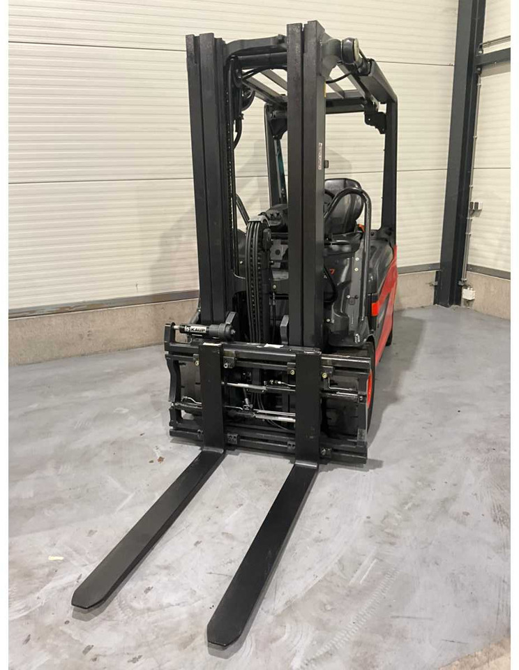 2017 LINDE E30L-01 3000KG FORK ADJUSTER FORKLIFT - Carretilla elevadora: foto 5 2017 LINDE E30L-01 3000KG FORK ADJUSTER FORKLIFT - Carretilla elevadora: foto 5