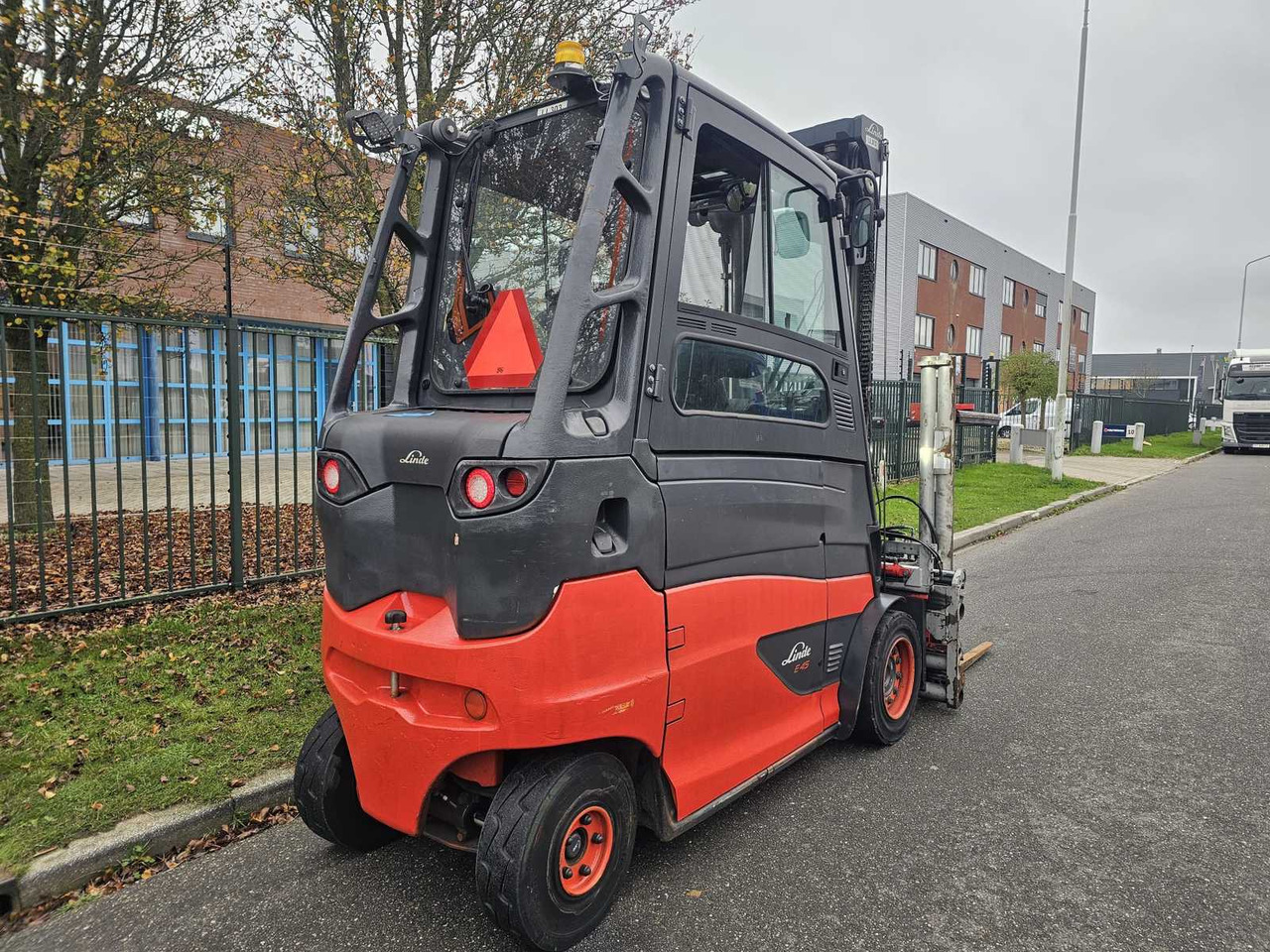 2020 LINDE E45HL-01/600 4500KG MULTI FORK POSITIONER WITH CLAMP FORKLIFT - Carretilla elevadora: foto 5 2020 LINDE E45HL-01/600 4500KG MULTI FORK POSITIONER WITH CLAMP FORKLIFT - Carretilla elevadora: foto 5