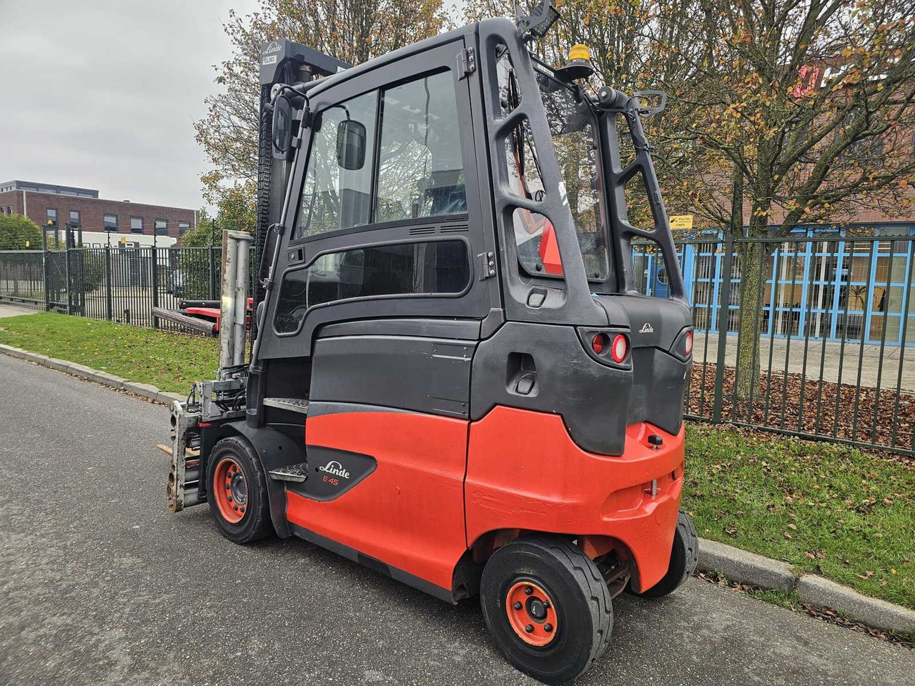 2020 LINDE E45HL-01/600 4500KG MULTI FORK POSITIONER WITH CLAMP FORKLIFT - Carretilla elevadora: foto 3 2020 LINDE E45HL-01/600 4500KG MULTI FORK POSITIONER WITH CLAMP FORKLIFT - Carretilla elevadora: foto 3