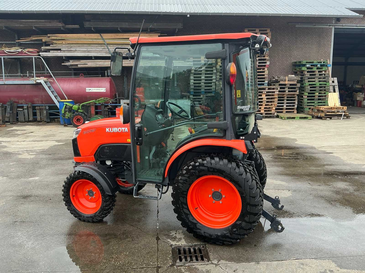 2022 KUBOTA B2261 FOUR WHEEL DRIVE FARM TRACTOR - Tractor: foto 2 2022 KUBOTA B2261 FOUR WHEEL DRIVE FARM TRACTOR - Tractor: foto 2