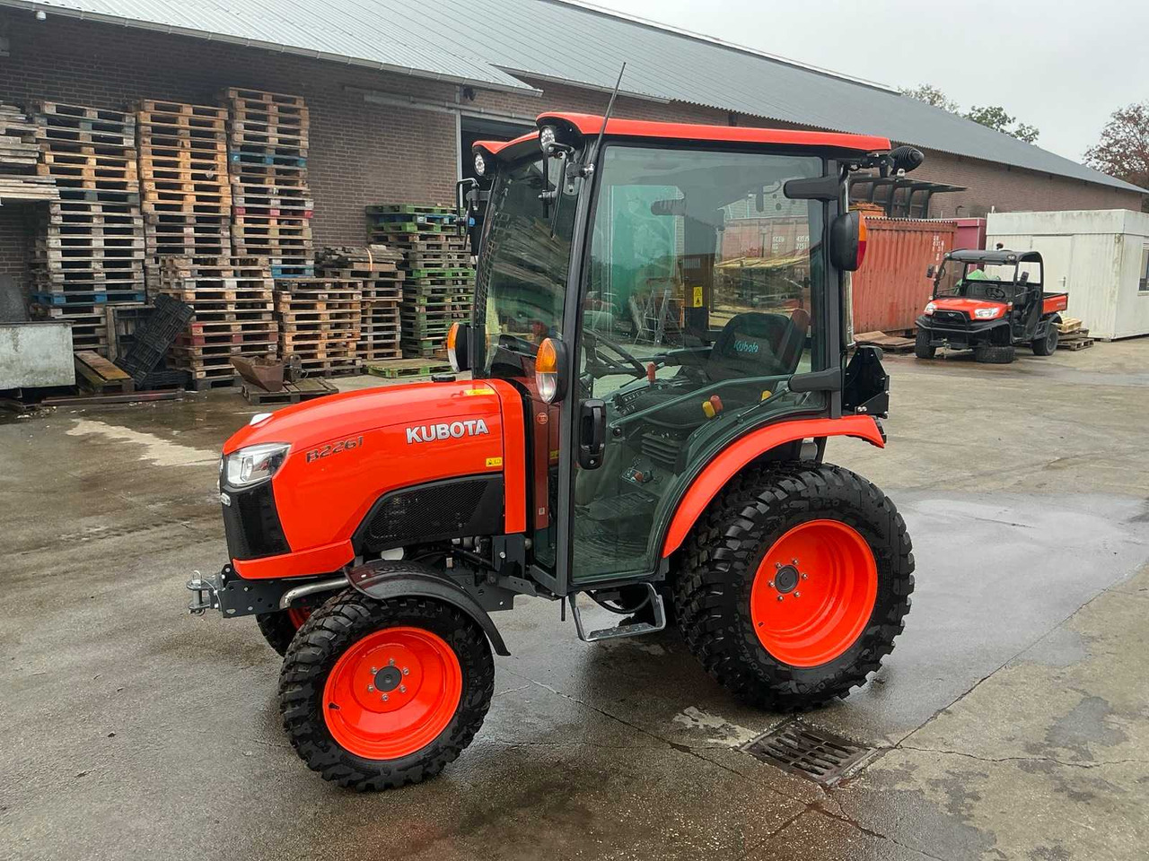 2022 KUBOTA B2261 FOUR WHEEL DRIVE FARM TRACTOR - Tractor: foto 1 2022 KUBOTA B2261 FOUR WHEEL DRIVE FARM TRACTOR - Tractor: foto 1
