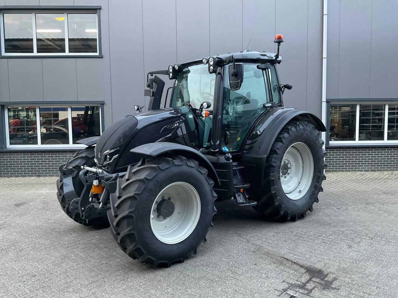 2022 VALTRA N155 ECOPOWER DIRECT SMARTTOUCH ALL-WHEEL DRIVE FARM TRACTOR - Tractor: foto 1 2022 VALTRA N155 ECOPOWER DIRECT SMARTTOUCH ALL-WHEEL DRIVE FARM TRACTOR - Tractor: foto 1
