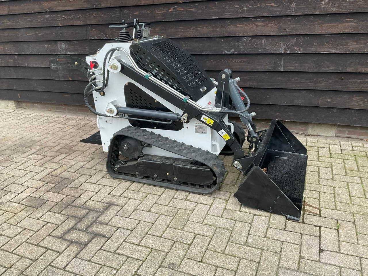 2025 JLH LRT 360 SKID STEER LOADER - Minicargadora de cadenas: foto 2 2025 JLH LRT 360 SKID STEER LOADER - Minicargadora de cadenas: foto 2