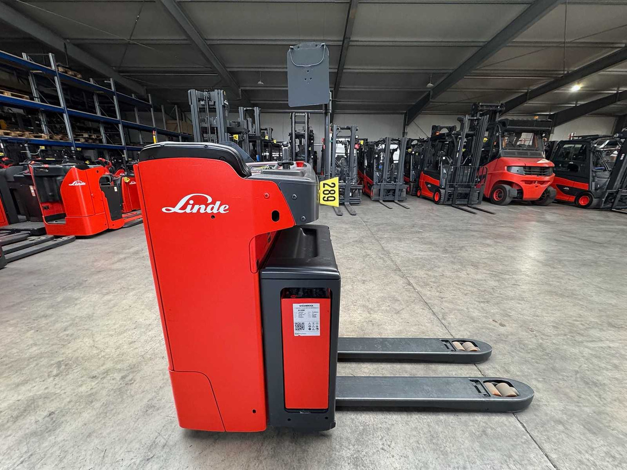 BATTERY 46/2023 BJ.2020 SERVICE + UVV 08/2026 LINDE T20R PALLET TRUCK STACKER ANT 4,715 HOURS - Carretilla elevadora: foto 2 BATTERY 46/2023 BJ.2020 SERVICE + UVV 08/2026 LINDE T20R PALLET TRUCK STACKER ANT 4,715 HOURS - Carretilla elevadora: foto 2