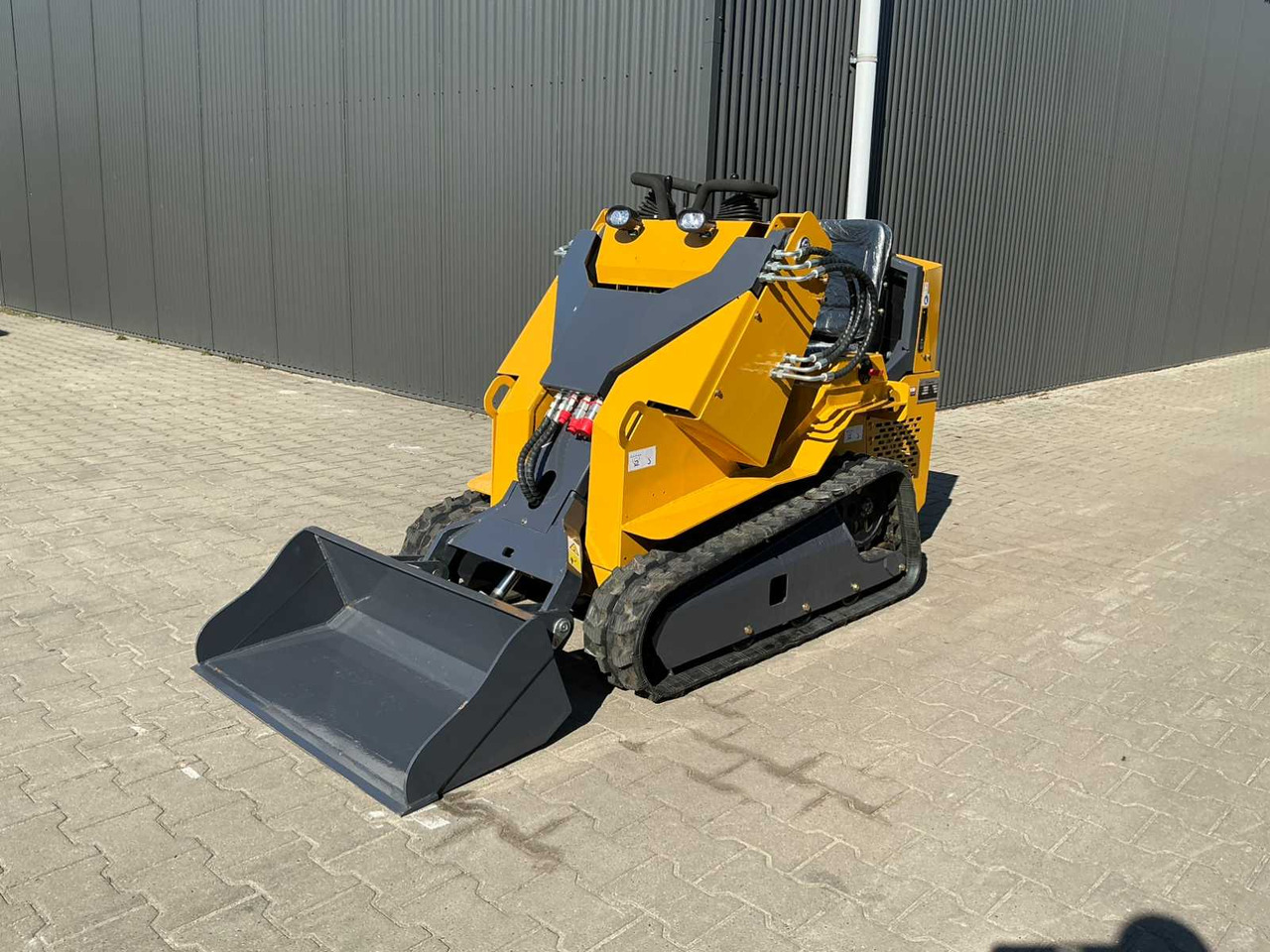 BISON TEK BT360 MINI LOADER / TRACK SKID STEER LOADER - Minicargadora de cadenas: foto 2 BISON TEK BT360 MINI LOADER / TRACK SKID STEER LOADER - Minicargadora de cadenas: foto 2
