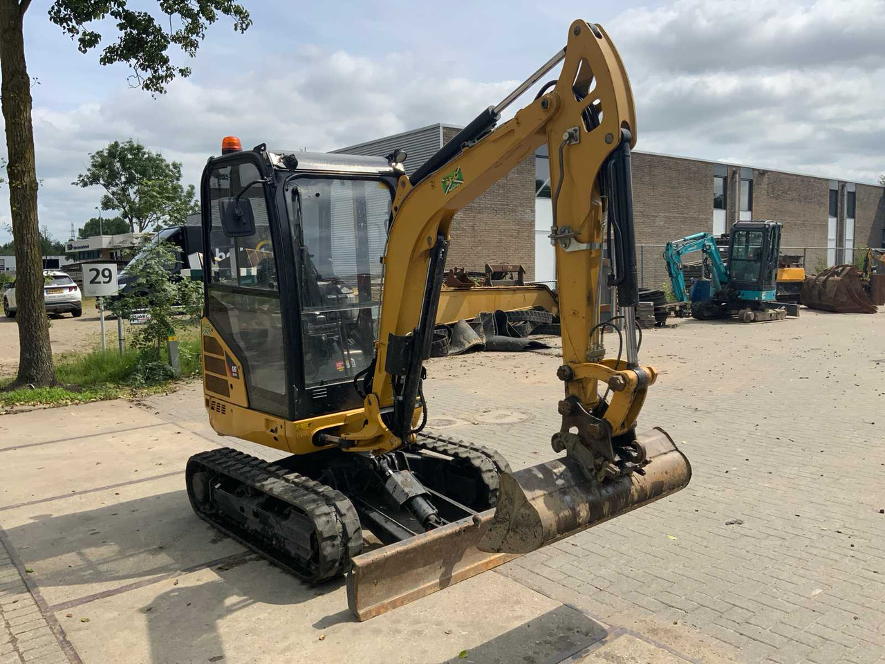 CAT 302.4D - Excavadora de cadenas: foto 2 CAT 302.4D - Excavadora de cadenas: foto 2