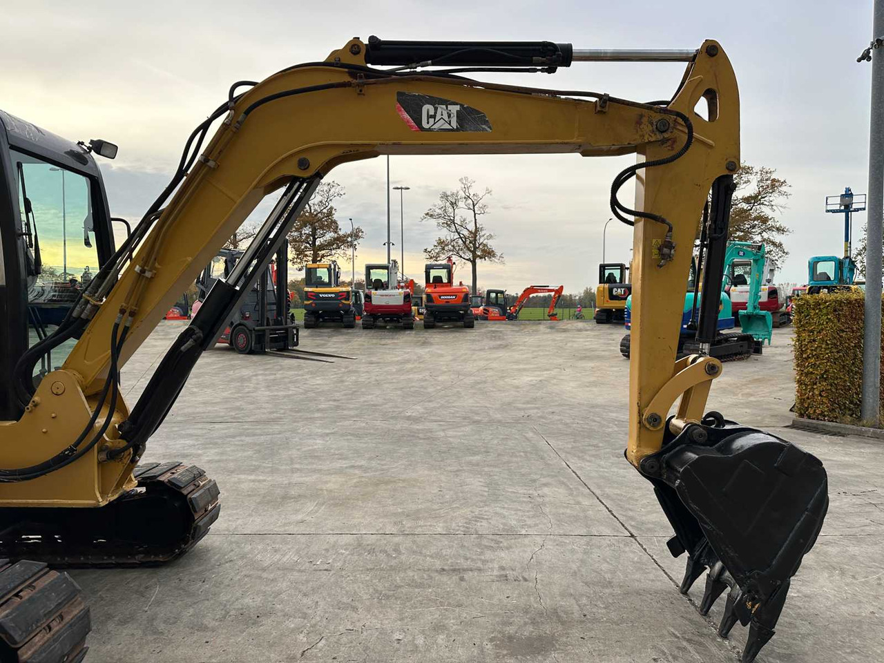 Excavadora CATERPILLAR - 2011 - 306 - MIDI EXCAVATOR: foto 14