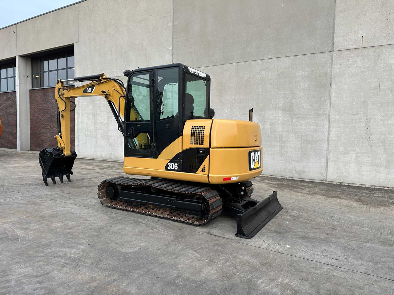 Excavadora CATERPILLAR - 2011 - 306 - MIDI EXCAVATOR: foto 6