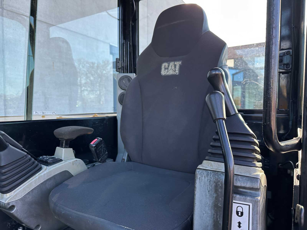 Excavadora CATERPILLAR - 2016 - 306 - MIDI EXCAVATOR: foto 37