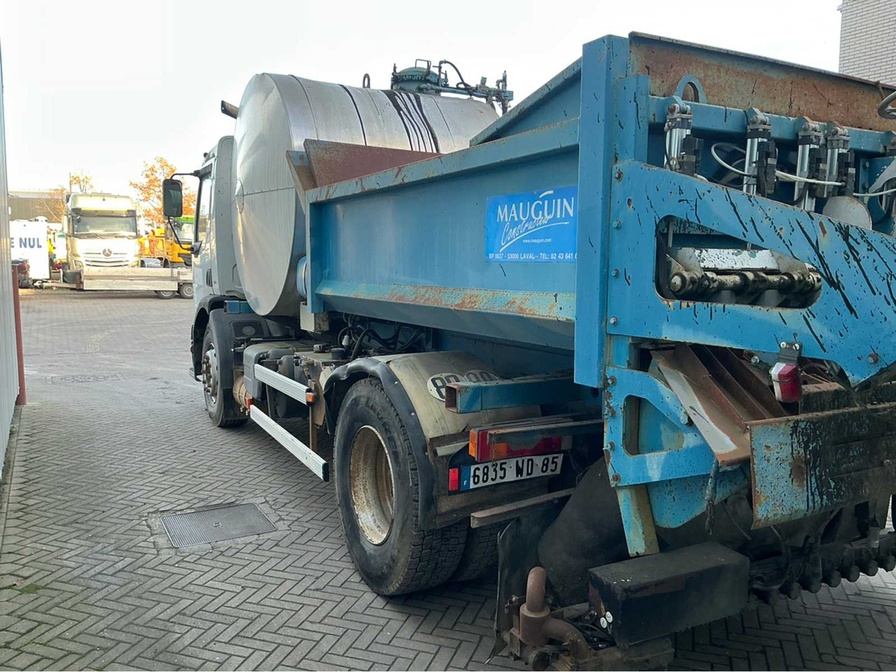 Camión 2001 RENAULT 22 AVA 320 DCI TRUCK: foto 8 Camión 2001 RENAULT 22 AVA 320 DCI TRUCK: foto 8