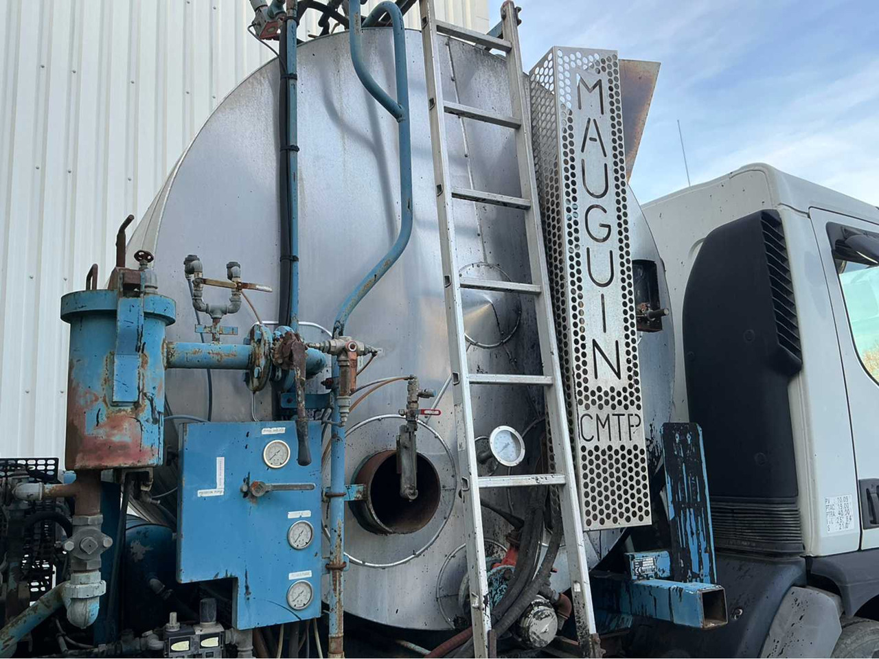 Camión 2001 RENAULT 22 AVA 320 DCI TRUCK: foto 10 Camión 2001 RENAULT 22 AVA 320 DCI TRUCK: foto 10