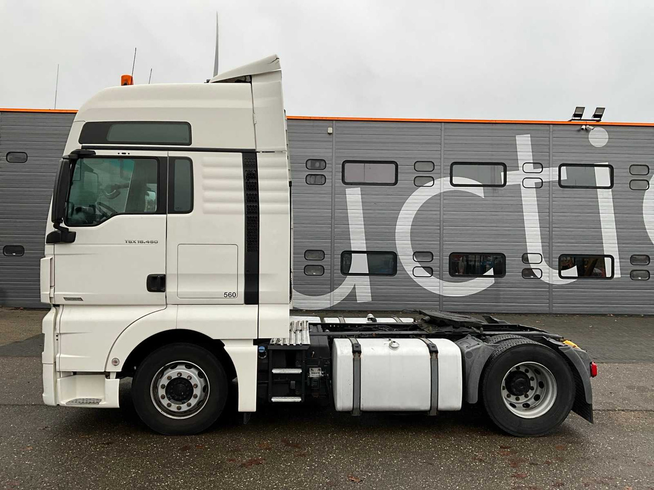 2018 MAN TGX 18.460 4X2 EURO6 TRUCK - Camión: foto 2 2018 MAN TGX 18.460 4X2 EURO6 TRUCK - Camión: foto 2
