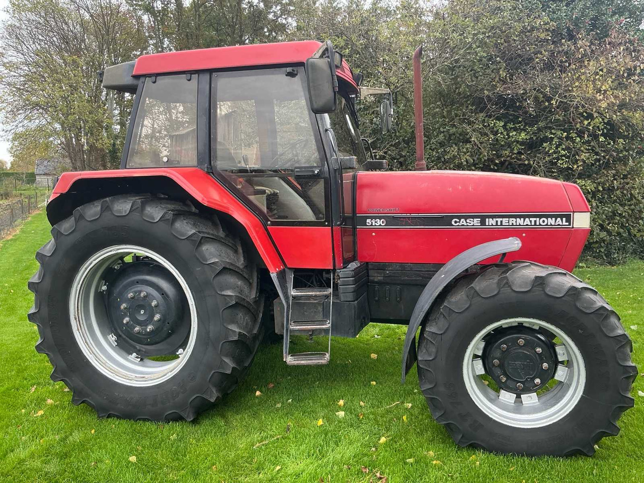 Case International 1993 CASE INTERNATIONAL 5130A ALL-WHEEL DRIVE FARM TRACTOR - Tractor: foto 3 Case International 1993 CASE INTERNATIONAL 5130A ALL-WHEEL DRIVE FARM TRACTOR - Tractor: foto 3