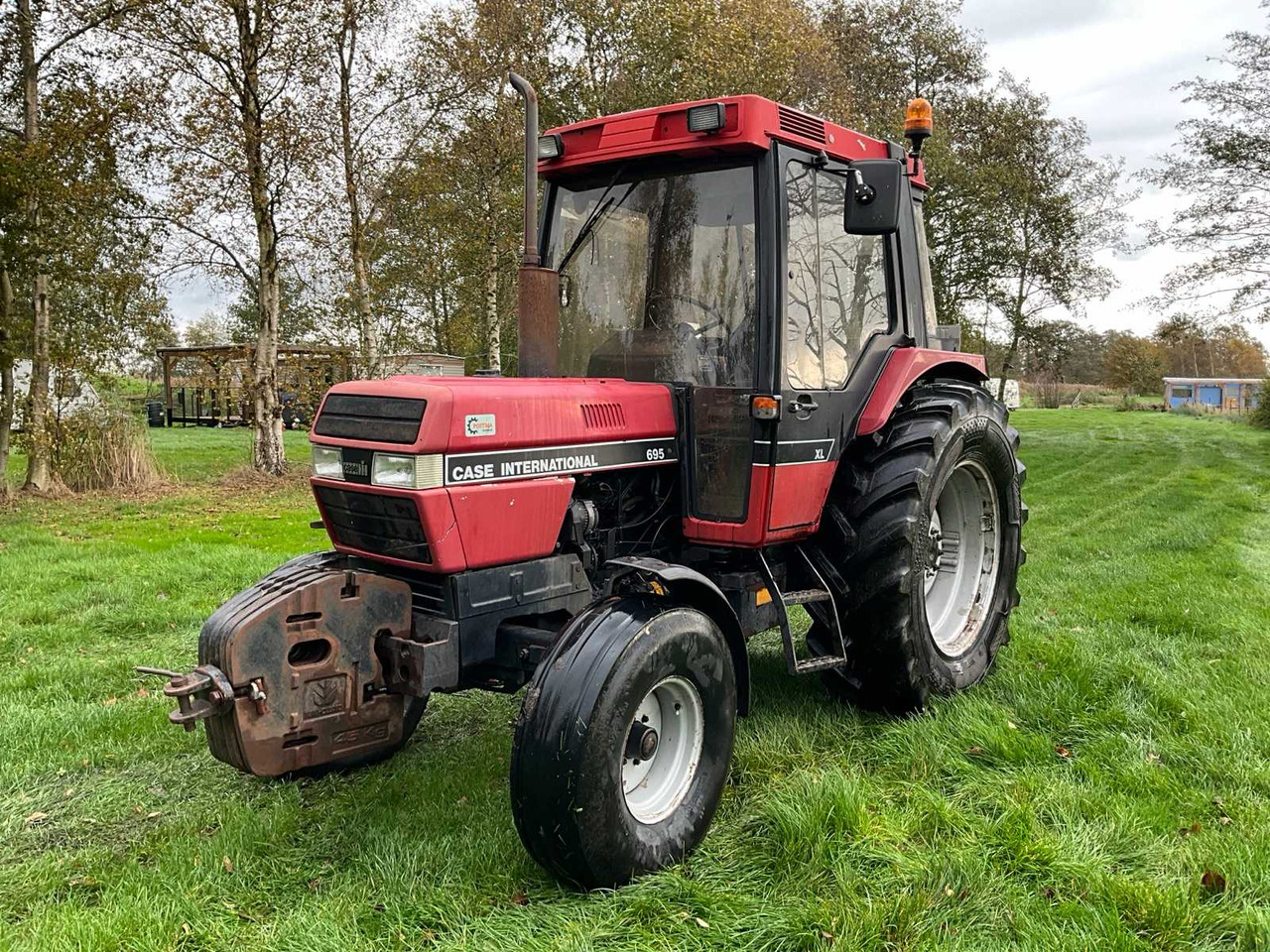 Case international 695 XL - Tractor: foto 2 Case international 695 XL - Tractor: foto 2