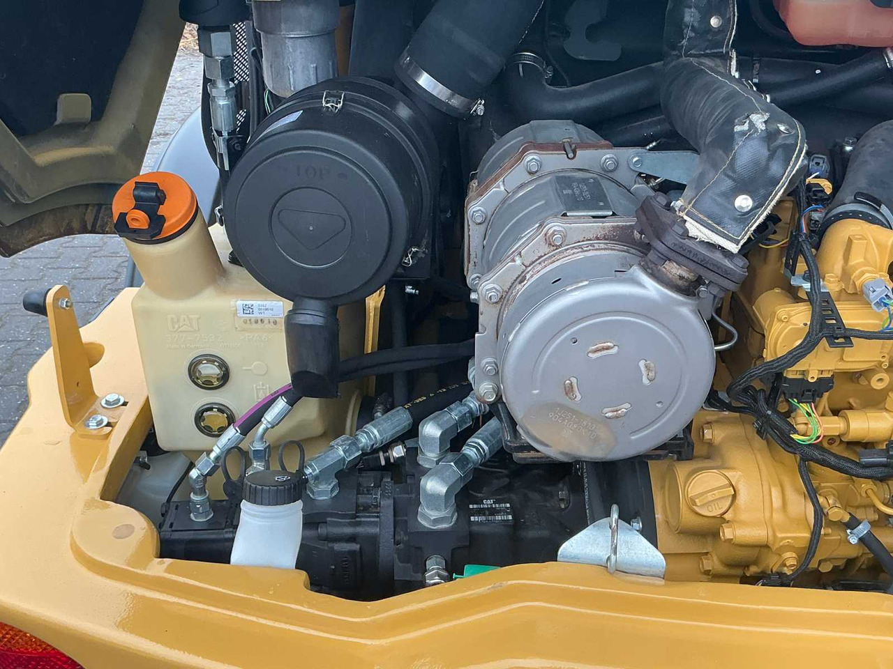 Cargadora de ruedas Caterpillar 906M: foto 38 Cargadora de ruedas Caterpillar 906M: foto 38