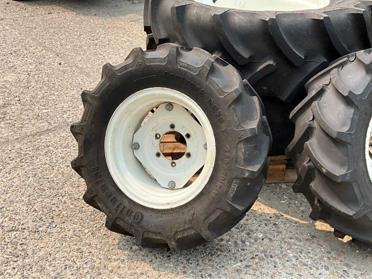 Neumáticos y llantas para Tractor Continental Contract AC70 T: foto 8