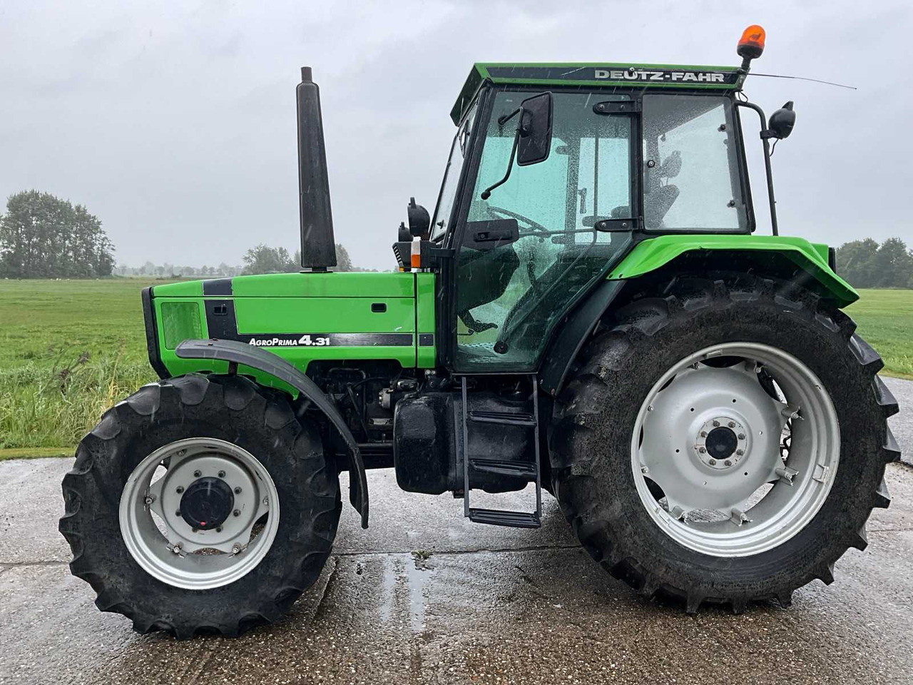 Deutz-Fahrenheit AgroPrima 4.31 - Tractor: foto 5 Deutz-Fahrenheit AgroPrima 4.31 - Tractor: foto 5