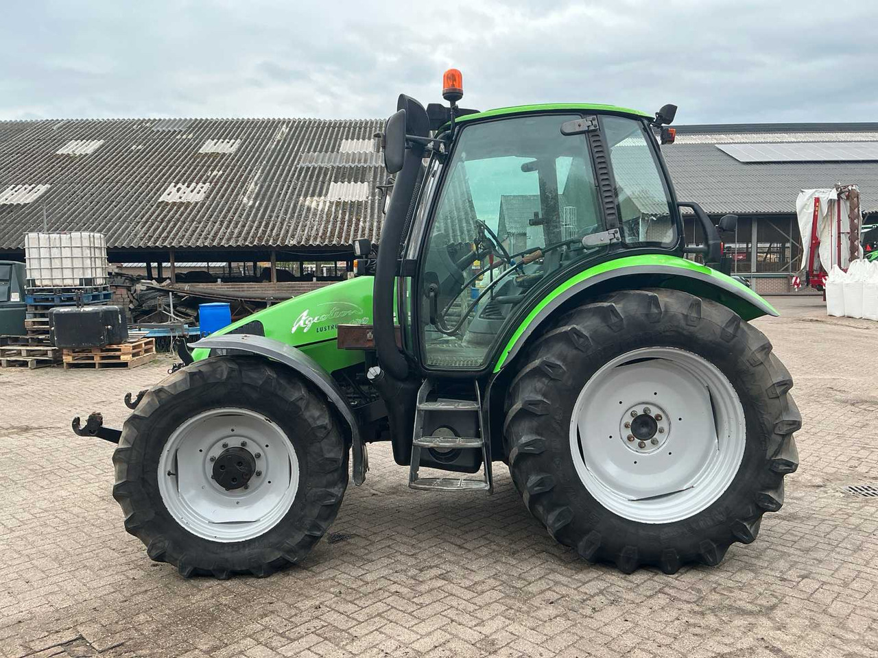 Deutz-fahr Agrotron 100 - Tractor: foto 2 Deutz-fahr Agrotron 100 - Tractor: foto 2