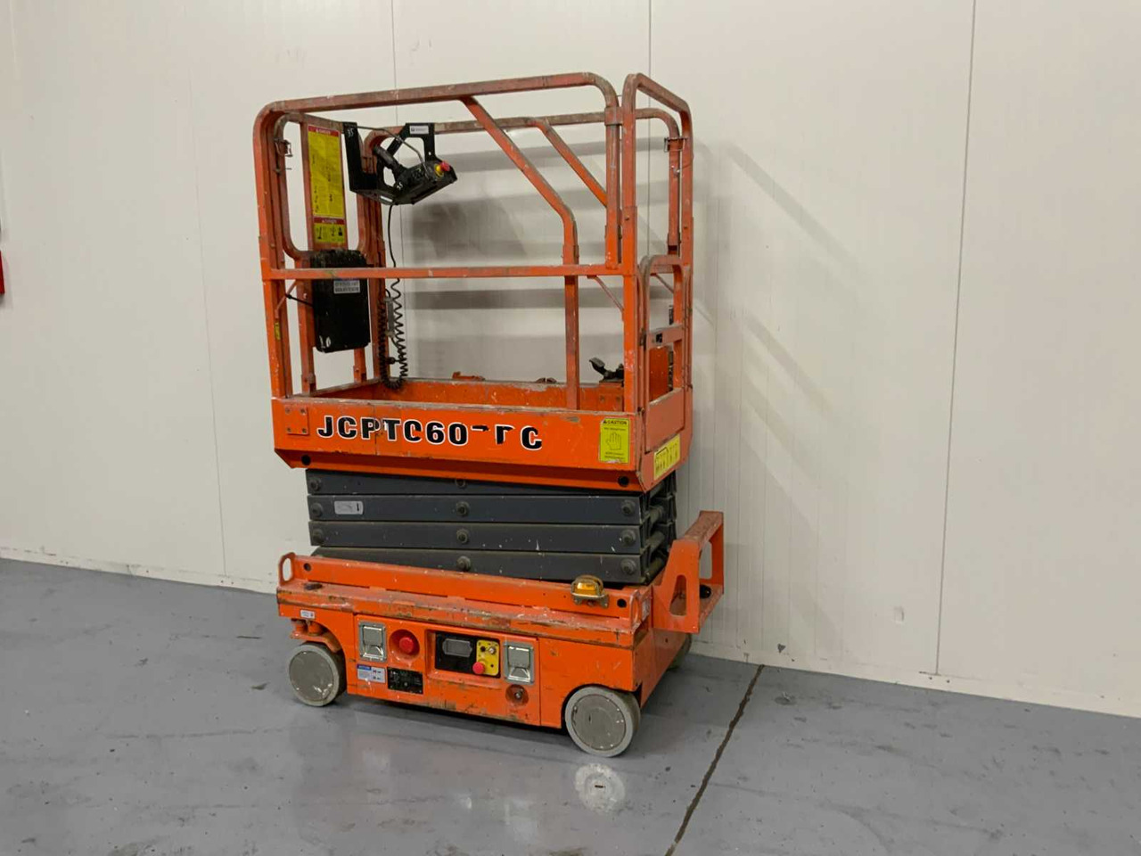 Dingli DINGLI JCTP0607DCS AERIAL PLATFORM, WORKING HEIGHT 5.6M - Plataforma elevadora: foto 3 Dingli DINGLI JCTP0607DCS AERIAL PLATFORM, WORKING HEIGHT 5.6M - Plataforma elevadora: foto 3