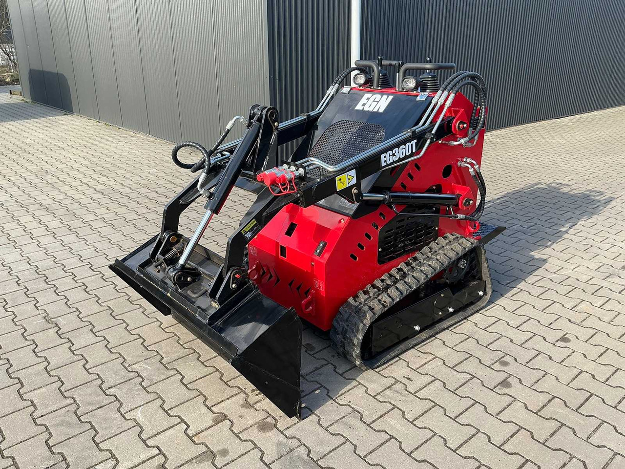 EGN EG360T MINI LOADER / SKID STEER LOADER ON TRACKS - Minicargadora de cadenas: foto 5 EGN EG360T MINI LOADER / SKID STEER LOADER ON TRACKS - Minicargadora de cadenas: foto 5