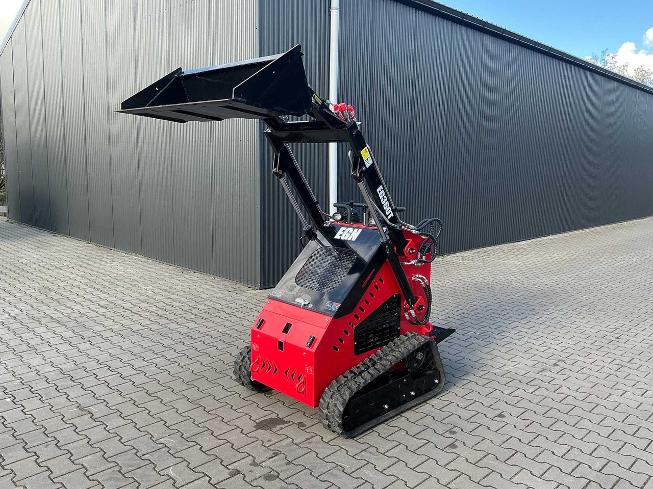 EGN EG360T MINI LOADER / SKID STEER LOADER ON TRACKS - Minicargadora de cadenas: foto 2 EGN EG360T MINI LOADER / SKID STEER LOADER ON TRACKS - Minicargadora de cadenas: foto 2